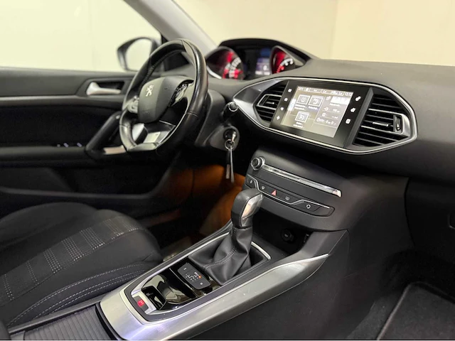 Peugeot - 308 sw - personenauto - 2015 - afbeelding 3 van  26