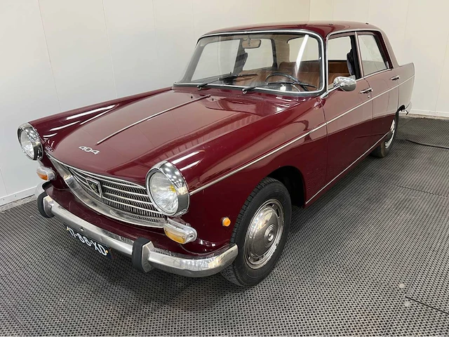Peugeot - 404 - automaat - oldtimer - 1973 - afbeelding 1 van  36