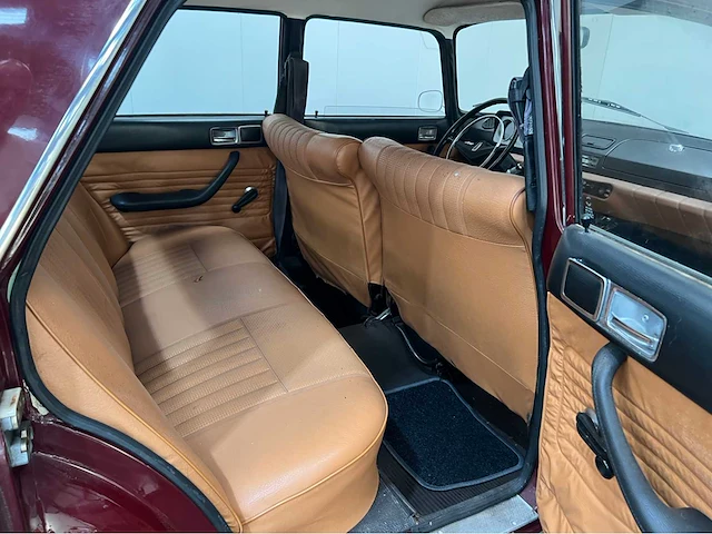 Peugeot - 404 - automaat - oldtimer - 1973 - afbeelding 14 van  36