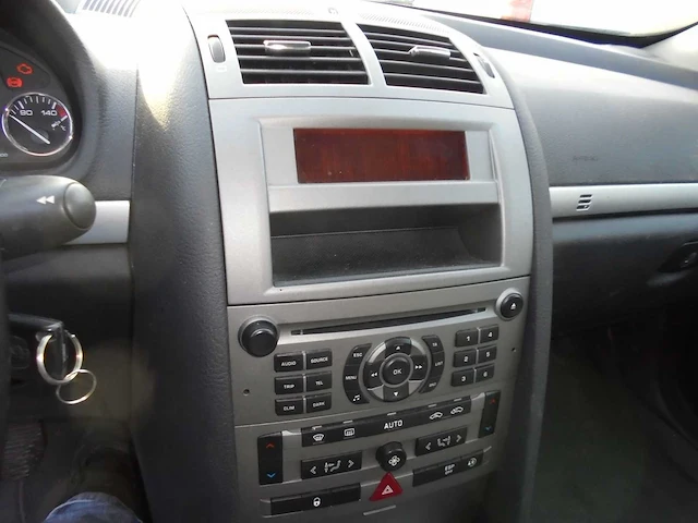 Peugeot - 407 sw - 2.0-16v xr pack - 53-st-rt - afbeelding 2 van  12