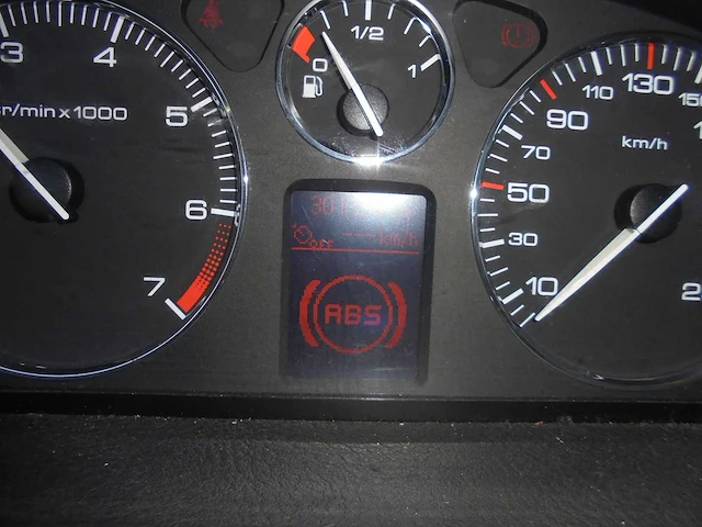 Peugeot - 407 sw - 2.0-16v xr pack - 53-st-rt - afbeelding 4 van  12