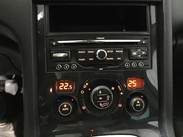 Peugeot - 5008 - 1.6 thp b.l. exe 7p. - 51-nnb-7 - afbeelding 17 van  25