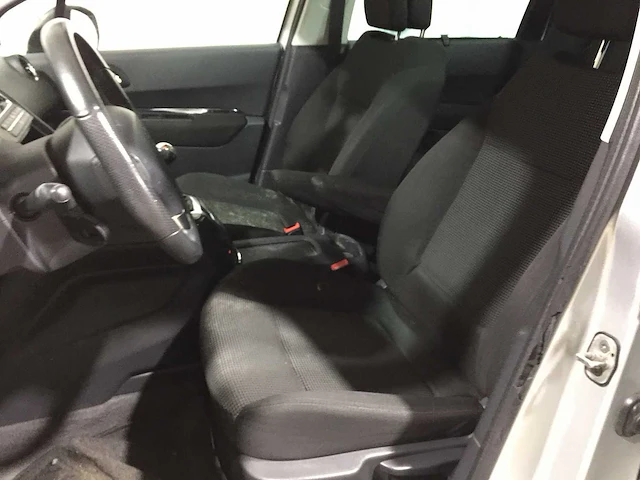 Peugeot - 5008 - 1.6 thp b.l. exe 7p. - 51-nnb-7 - afbeelding 19 van  25