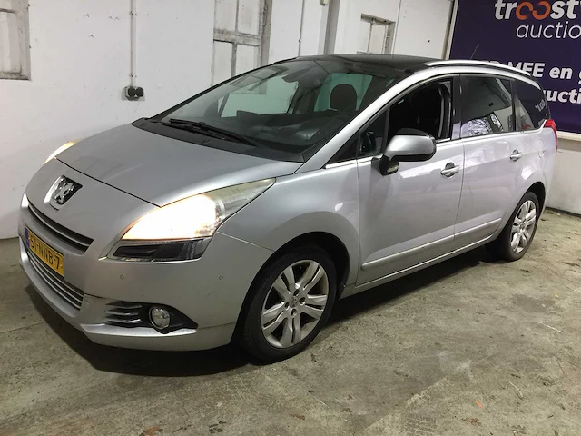 Peugeot - 5008 - 1.6 thp b.l. exe 7p. - 51-nnb-7 - afbeelding 1 van  25