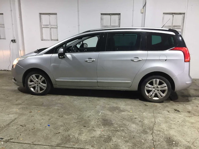 Peugeot - 5008 - 1.6 thp b.l. exe 7p. - 51-nnb-7 - afbeelding 2 van  25