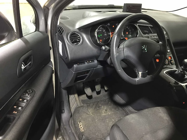 Peugeot - 5008 - 1.6 thp b.l. exe 7p. - 51-nnb-7 - afbeelding 9 van  25