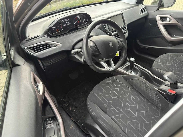 Peugeot - automaat - 2008 - 1.2 puretech active - personenauto - afbeelding 9 van  11