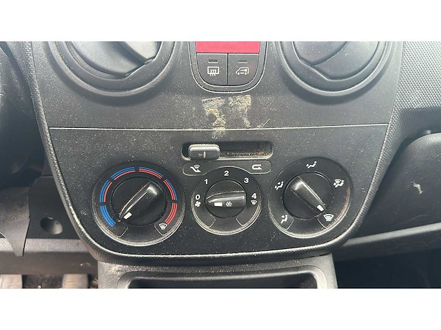 Peugeot - bipper - 1.3 hdi xt profit + - 1-vnb-67 - afbeelding 2 van  12