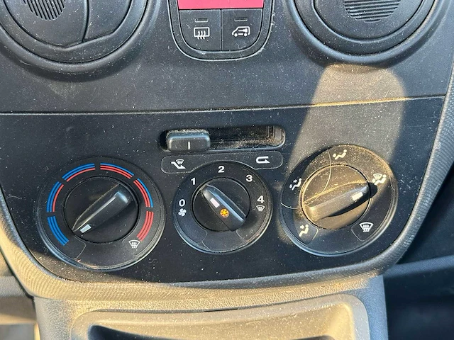 Peugeot - bipper - 1.4 hdi xr - 6-vdx-41 - afbeelding 9 van  11