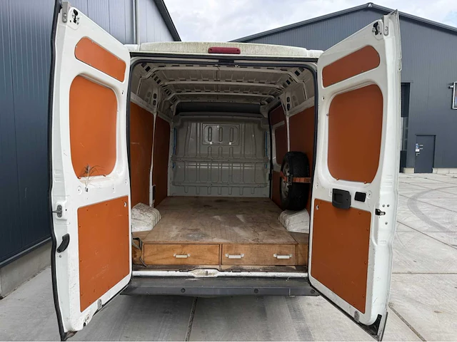 Peugeot - boxer - bedrijfswagen - 2011 - afbeelding 2 van  27