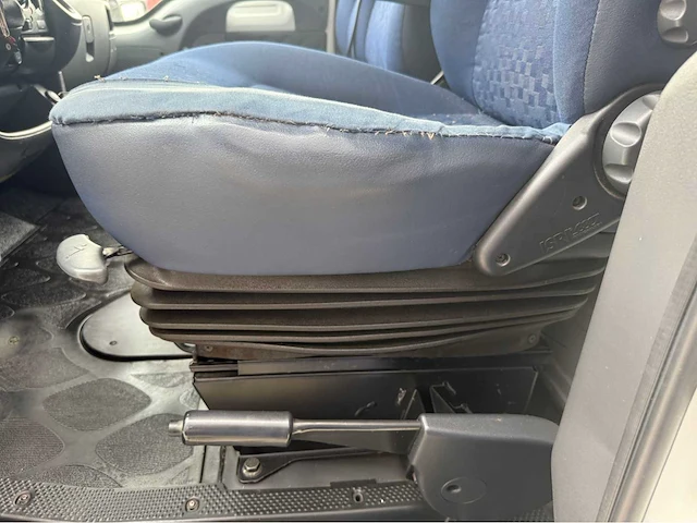 Peugeot - boxer - paardenvrachtwagen b rijbewijs - bedrijfswagen - 2006 - afbeelding 25 van  35