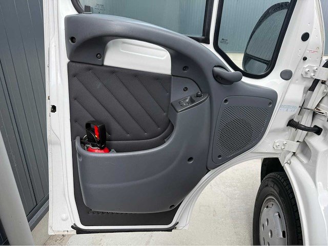 Peugeot - boxer - paardenvrachtwagen b rijbewijs - bedrijfswagen - 2006 - afbeelding 27 van  35