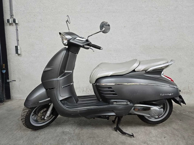 Peugeot - bromscooter - django - 4t 45km uitvoering dpl76k - afbeelding 1 van  7