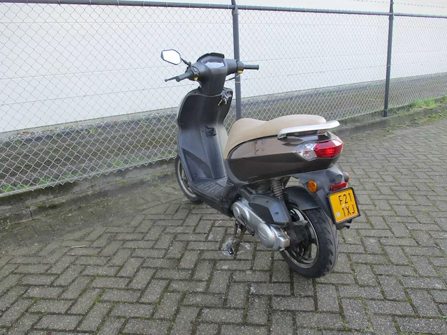 Peugeot - bromscooter - kisbee 4t - scooter - afbeelding 2 van  11