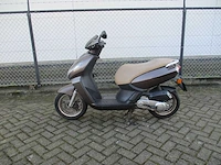 Peugeot - bromscooter - kisbee 4t - scooter - afbeelding 1 van  11