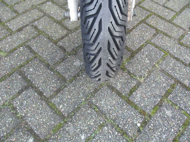 Peugeot - bromscooter - kisbee 4t - scooter - afbeelding 6 van  11