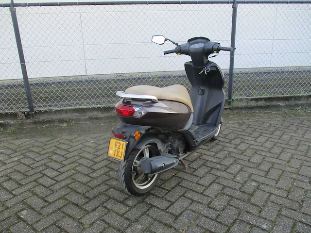 Peugeot - bromscooter - kisbee 4t - scooter - afbeelding 9 van  11
