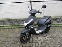 Peugeot - bromscooter - kisbee 4t black edition - scooter - afbeelding 3 van  10