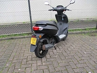 Peugeot - bromscooter - kisbee 4t black edition - scooter - afbeelding 8 van  10