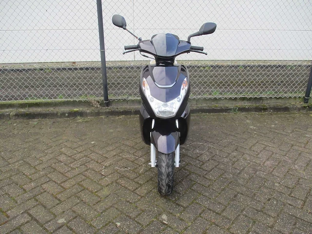 Peugeot - bromscooter - kisbee rs injectie - scooter - afbeelding 5 van  11