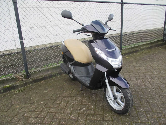 Peugeot - bromscooter - kisbee rs injectie - scooter - afbeelding 7 van  11
