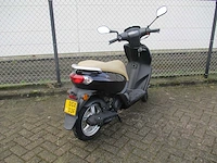 Peugeot - bromscooter - kisbee rs injectie - scooter - afbeelding 9 van  11
