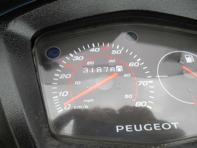 Peugeot - bromscooter - kisbee rs injectie - scooter - afbeelding 3 van  11