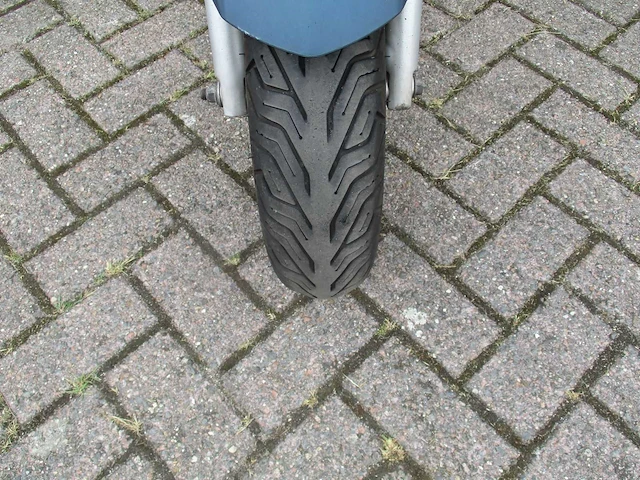 Peugeot - bromscooter - kisbee rs injectie - scooter - afbeelding 6 van  11