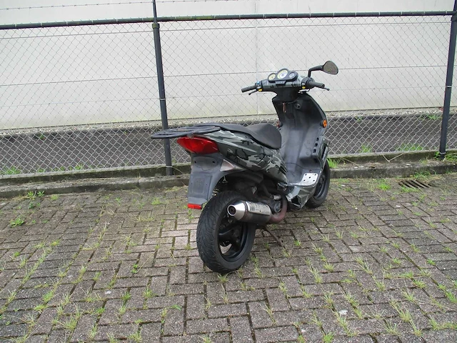 Peugeot - bromscooter - speedfight 2 camouflage l.c. 2 tact - scooter - afbeelding 7 van  10