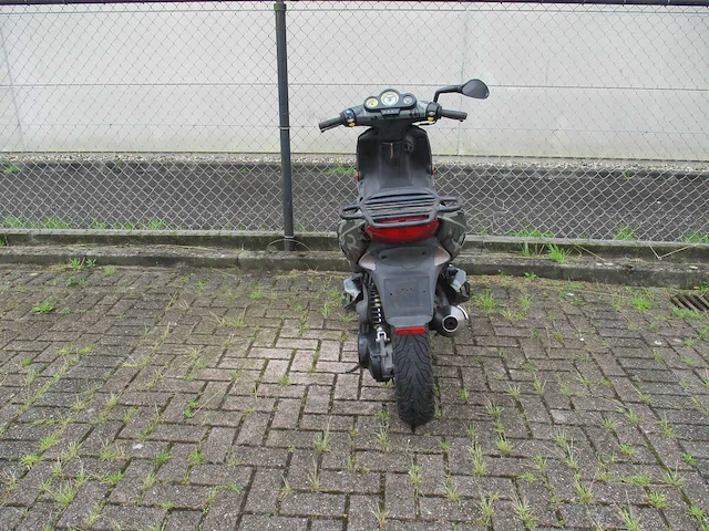 Peugeot - bromscooter - speedfight 2 camouflage l.c. 2 tact - scooter - afbeelding 8 van  10