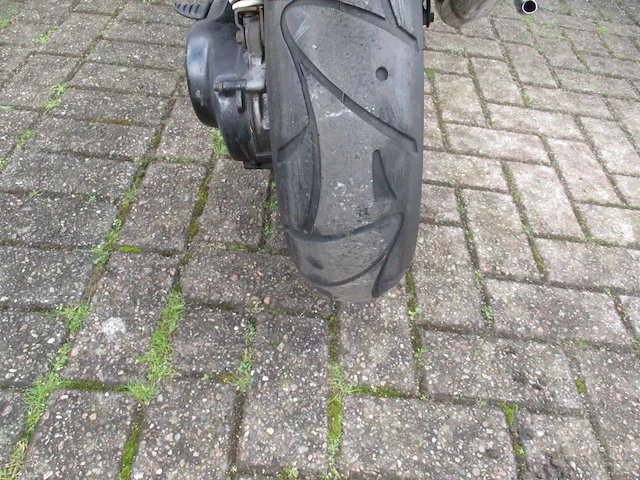 Peugeot - bromscooter - speedfight 2 silver sport l.c. 2 tact - scooter - afbeelding 2 van  13