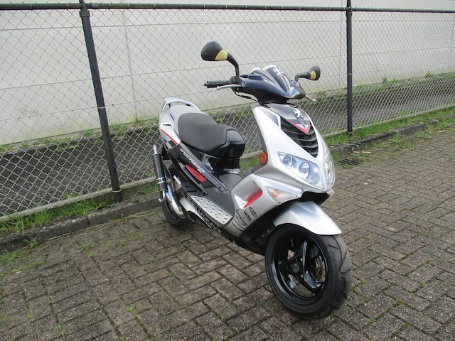 Peugeot - bromscooter - speedfight 2 silver sport l.c. 2 tact - scooter - afbeelding 9 van  13
