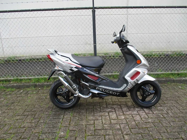 Peugeot - bromscooter - speedfight 2 silver sport l.c. 2 tact - scooter - afbeelding 10 van  13