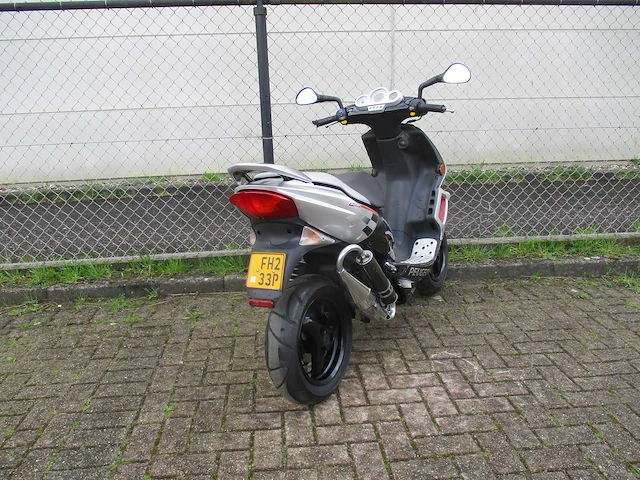 Peugeot - bromscooter - speedfight 2 silver sport l.c. 2 tact - scooter - afbeelding 12 van  13