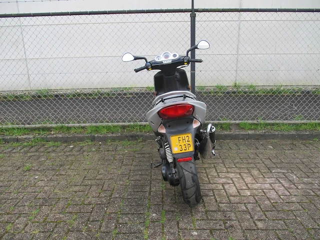 Peugeot - bromscooter - speedfight 2 silver sport l.c. 2 tact - scooter - afbeelding 13 van  13
