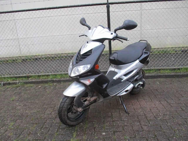 Peugeot - bromscooter - speedfight2 a.c. 2 tact - scooter - afbeelding 4 van  11