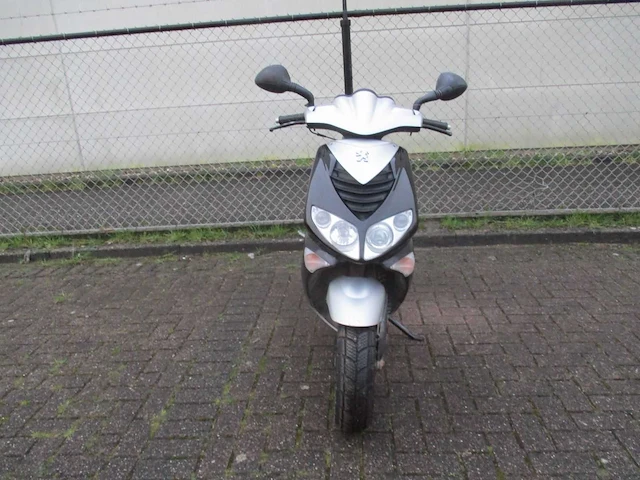 Peugeot - bromscooter - speedfight2 a.c. 2 tact - scooter - afbeelding 5 van  11