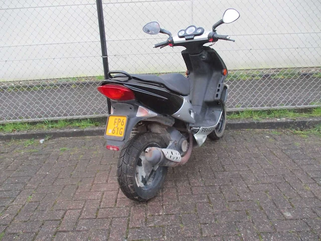 Peugeot - bromscooter - speedfight2 a.c. 2 tact - scooter - afbeelding 9 van  11