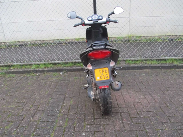 Peugeot - bromscooter - speedfight2 a.c. 2 tact - scooter - afbeelding 10 van  11