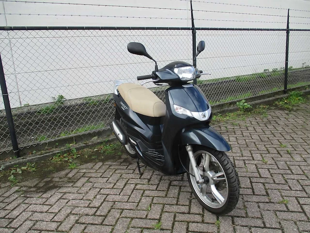Peugeot - bromscooter - tweet - scooter - afbeelding 7 van  11
