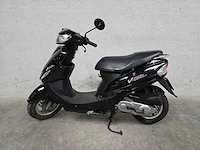 Peugeot - bromscooter - v-clic - 4t 45 km uitvoering d377fn - afbeelding 1 van  7