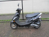 Peugeot - bromscooter - v-clic - scooter - afbeelding 1 van  9