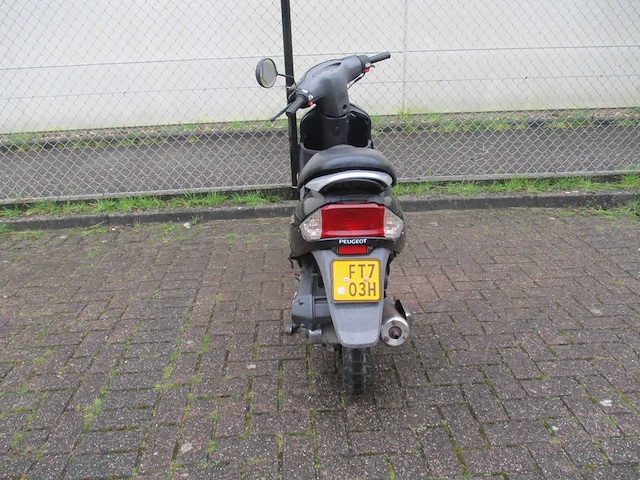 Peugeot - bromscooter - v-clic - scooter - afbeelding 7 van  9