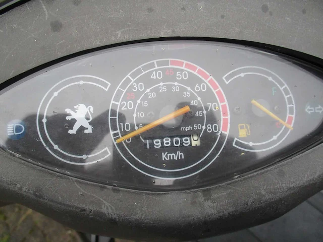Peugeot - bromscooter - v-clic - scooter - afbeelding 9 van  9