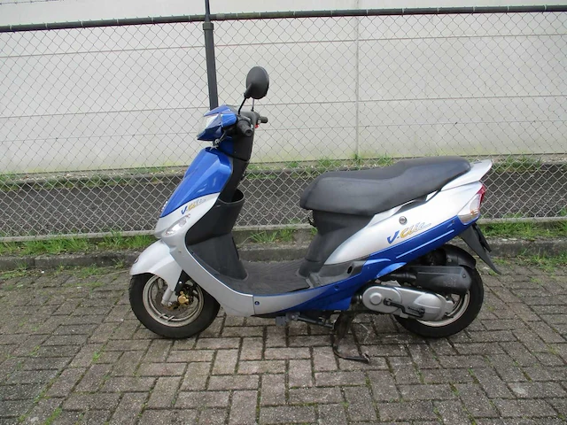 Peugeot - bromscooter - v-clic - scooter - afbeelding 1 van  9
