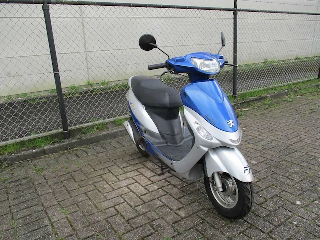 Peugeot - bromscooter - v-clic - scooter - afbeelding 4 van  9