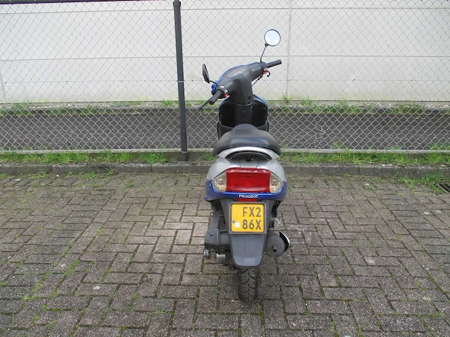 Peugeot - bromscooter - v-clic - scooter - afbeelding 7 van  9
