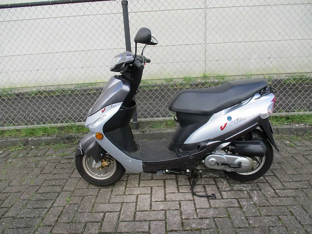Peugeot - bromscooter - v-clic - scooter - afbeelding 1 van  10
