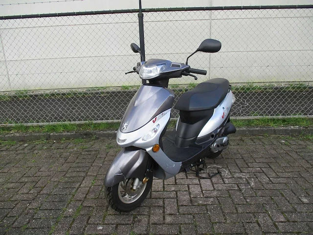 Peugeot - bromscooter - v-clic - scooter - afbeelding 3 van  10