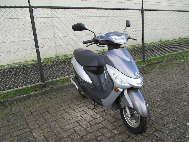 Peugeot - bromscooter - v-clic - scooter - afbeelding 6 van  10